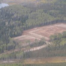 aerial photo of Pikangikum First Nation site